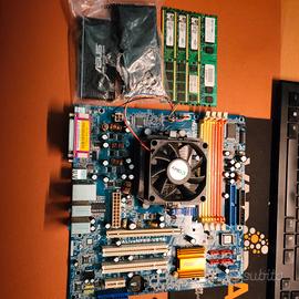ASRock N68-GS4 FX + Athlon 64 X2 + 5GB RAM DDR2