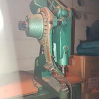 macchina per borchie 