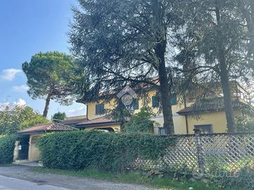 VILLA SINGOLA A CARDANO AL CAMPO