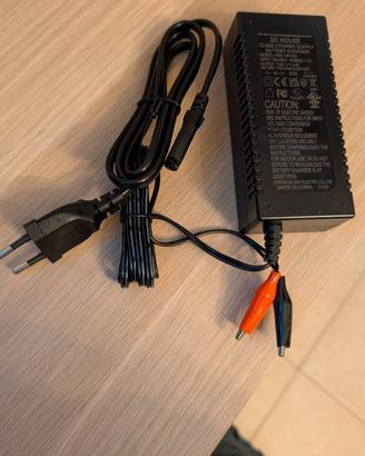 caricabatterie 12v x batterie litio lifepo4 NUOVO
