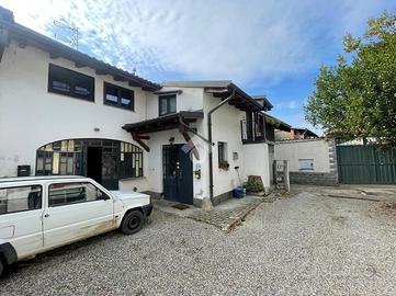 CASA SEMINDIPENDENTE A VAPRIO D'AGOGNA