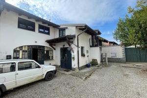 CASA SEMINDIPENDENTE A VAPRIO D'AGOGNA