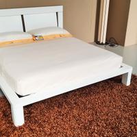 Letto Matrimoniale in legno laccato bianco