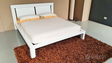 Letto Matrimoniale in legno laccato bianco