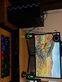 PC gaming con tutti gli accessori