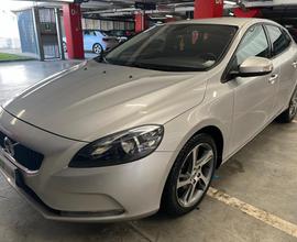 VOLVO V40 D2 R-desing Momentum