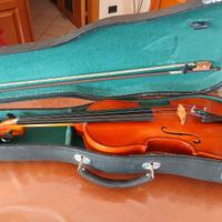 violino Parrot di fattura cinese.