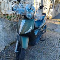 Beverly 300s 