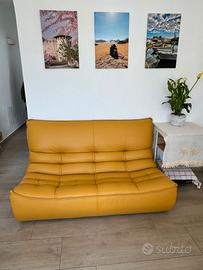 Divano di pelle- color ocra- Calia ( Matera )
