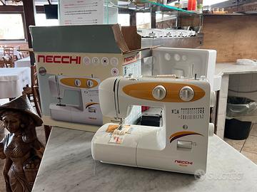 Macchina per cucire Necchi N85