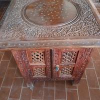 mobiletto in legno fatto a mano