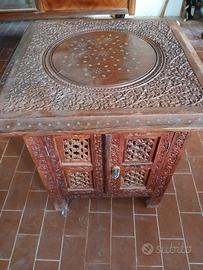 mobiletto in legno fatto a mano