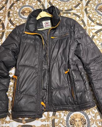 Piumino Guru taglia S ma veste M
