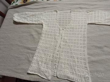 cardigan fatto  fatto a mano con l'uncinetto