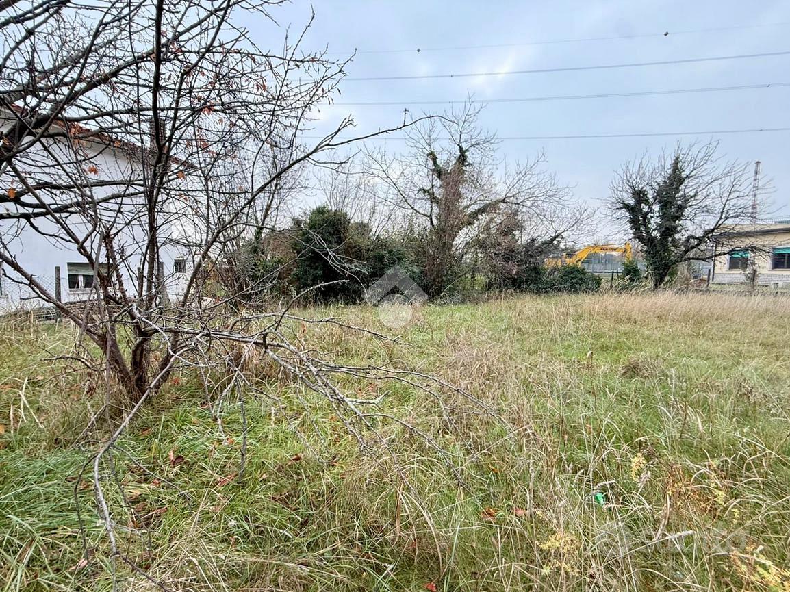 TER. RESIDENZIALE A MONFALCONE - Vista 6