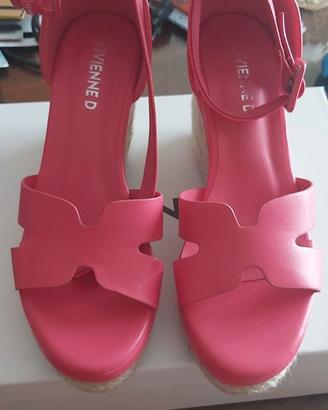 Nuove senza usare sandali fucsia Vivienne D