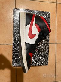 Air Jordan 1 Mid