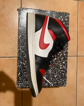Air Jordan 1 Mid