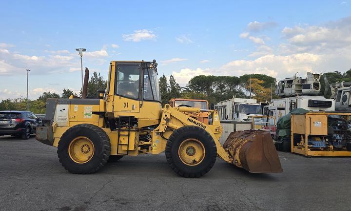 Pala gommata komatsu mod. wa 180-3