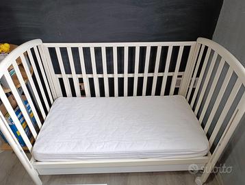 Lettino per bimbi bianco con materasso