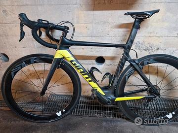 bicicletta giant proper con tutto