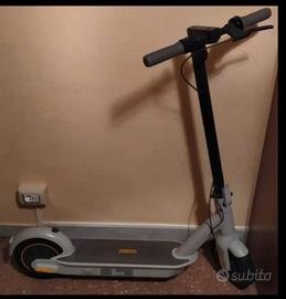 Monopattino elettrico Ninebot G 30  Max LE 