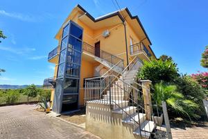 5 LOCALI A PESARO