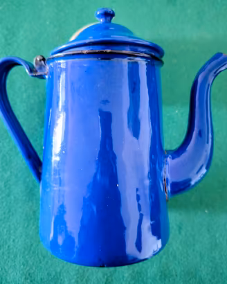 Caffettiera antica in ferro smaltato cobalto 