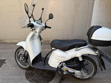 Aprilia scarabeo 100 bianco bauletto