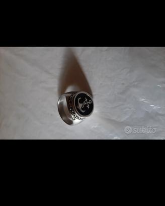 anello uomo elegante 