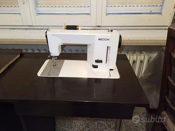 Macchina da cucire Necchi a scomparsa