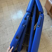 Tatuaggi e massaggi lettino professionele