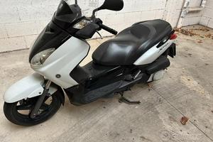 Yamaha X Max 250