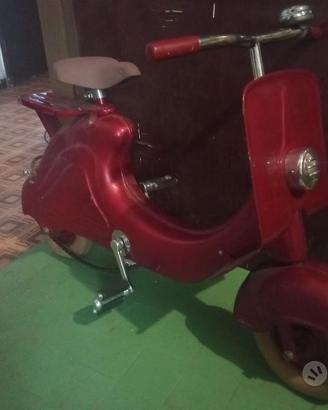 Vespa a pedali ferbedo anni 50 per bambini