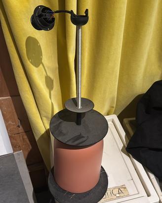 Console e lampada e cuffie