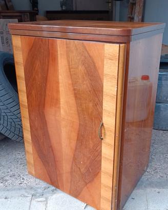 Macchina da cucire Singer anni '70