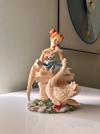 Statuetta ballerina con cigno alta 25cm