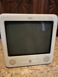 Due computer Apple Vintage eMac bianco iMac blu