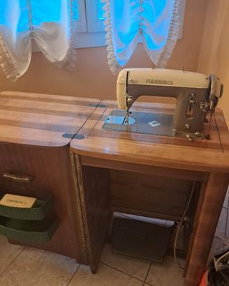 macchina da cucire vintage
