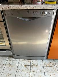 Lavastoviglie - Indesit