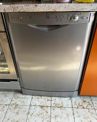 Lavastoviglie - Indesit
