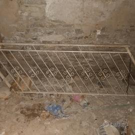 2 RINGHIERE IN FERRO BATTUTO A SOLI 100 EURO 