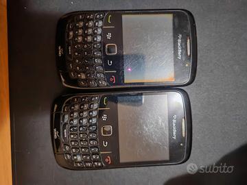 N° 2 Cellulari BlackBerry Curve 8520