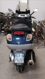 Scooter piaggio X9