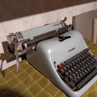 Macchina da scrivere 