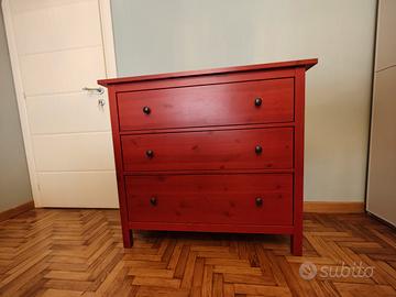 Comó e comodini Ikea HEMNES rossi