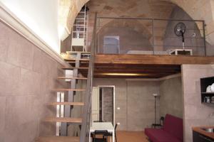 Antica casa con volta a vista e grazioso soppalco