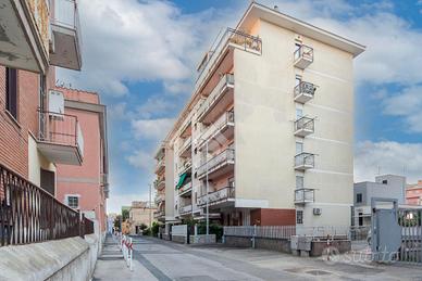 2 LOCALI A CIVITAVECCHIA