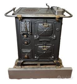 Antica stufa-cucina a legna