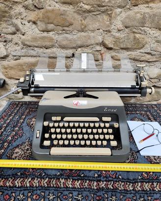 Macchina da scrivere EVEREST
